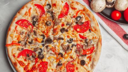 Tərəvəzli pizza