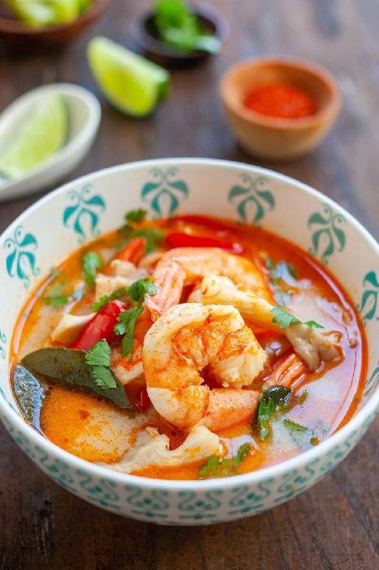 Tom-yum krevet ilə