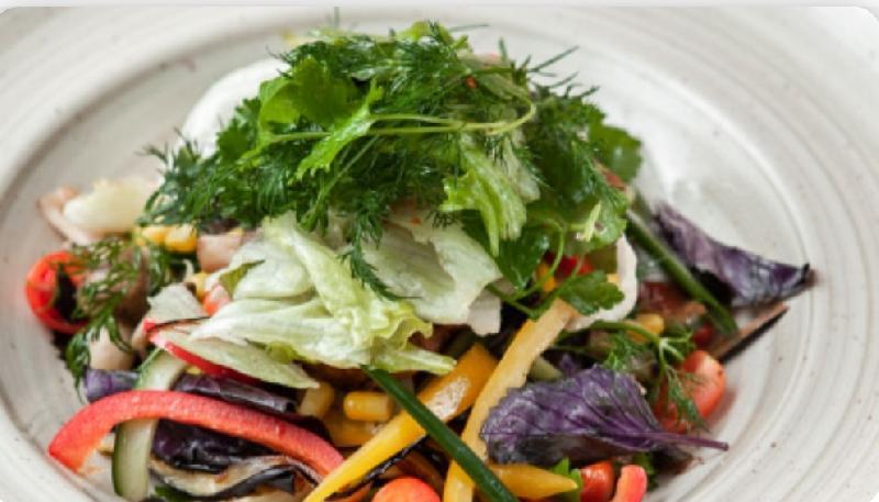 Garden Toyuq Salatı
