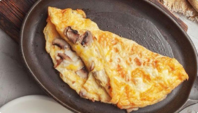 Göbələkli omlet