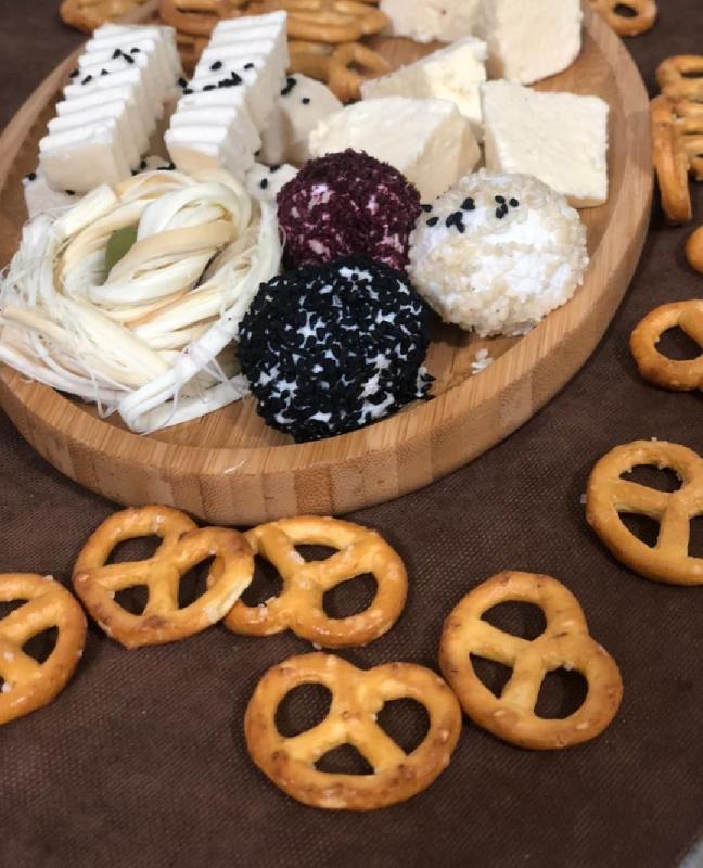 Pendir assorti