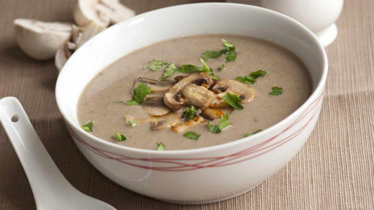 Göbələk şorbası