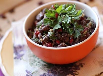 Qozlu qırmızı lobya salatı 