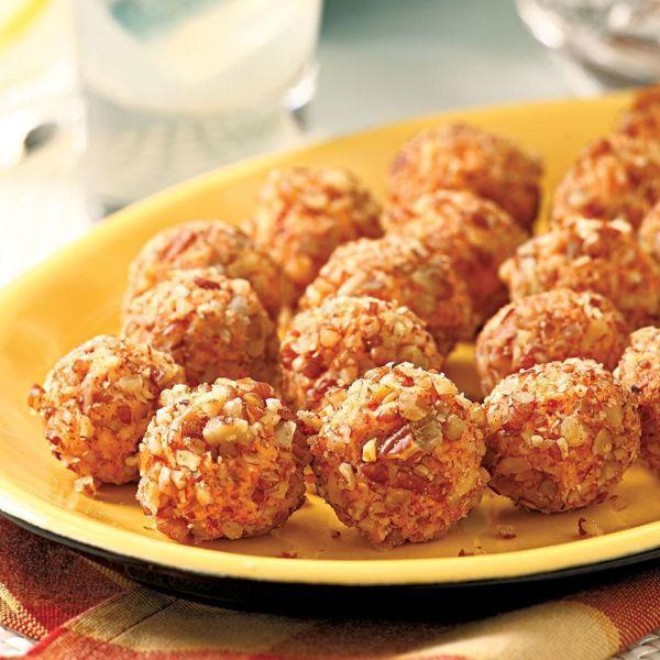 Сырные шарики с джемом из смородины