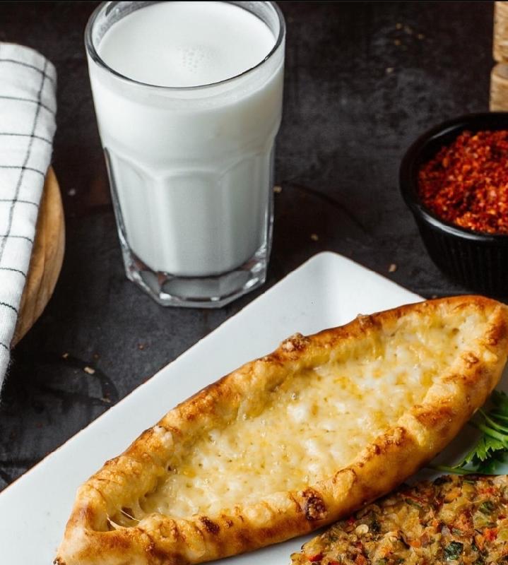 Kaşarlı Pide 