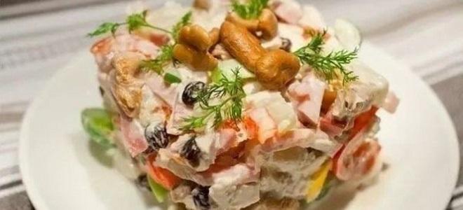 Krem göbələk ət salatı
