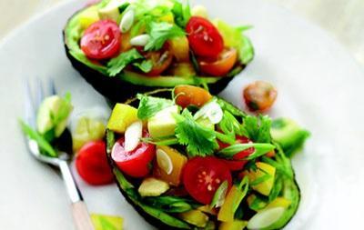 Avakado salatı