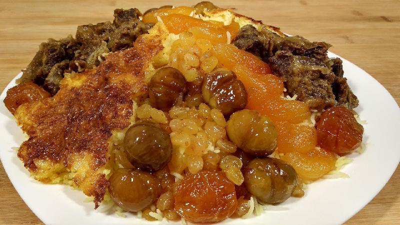 Turşu qovurma plov