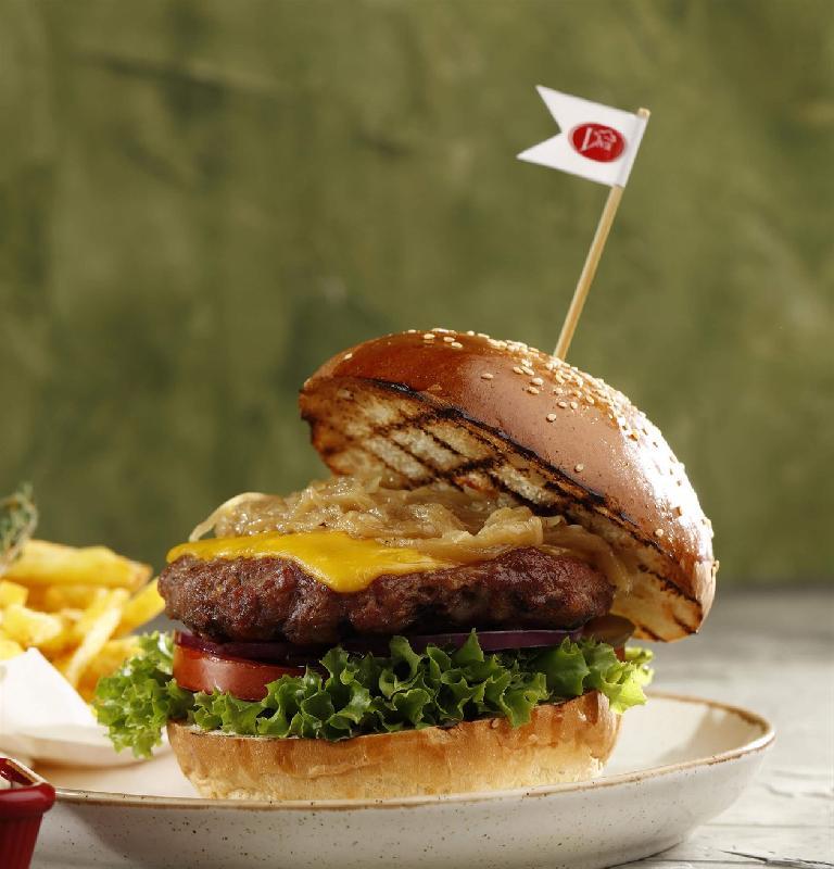 Mini çizburger karamelli soğan ilə