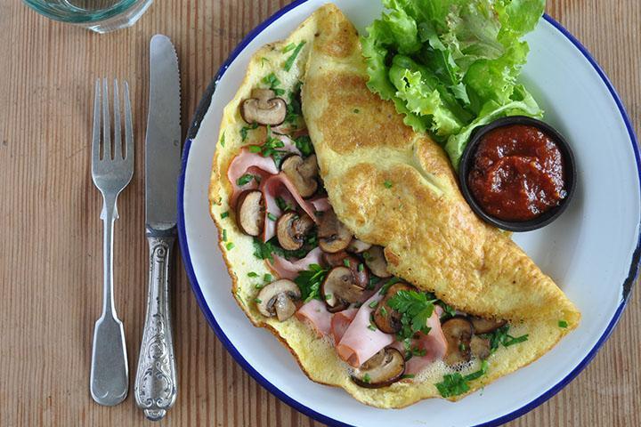 Hum & Mushroom Omlette 