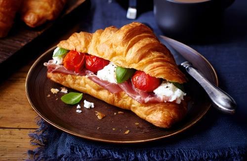 Crossiant Tomato Mozarella