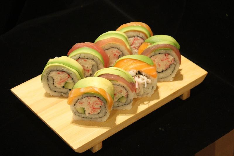 Rainbou Suşi Roll