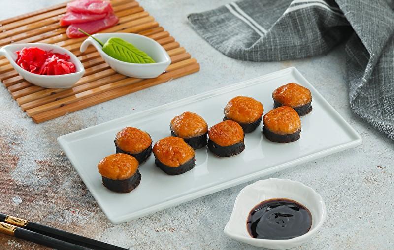 Salmon Bişmiş Suşi Roll