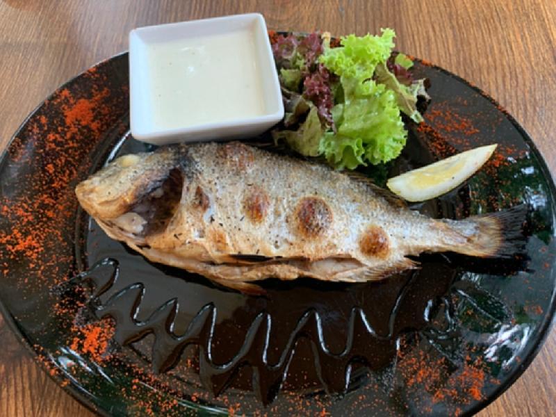 ДОРАДО С ЛИМОНОМ И ЗЕЛЕНЬЮ