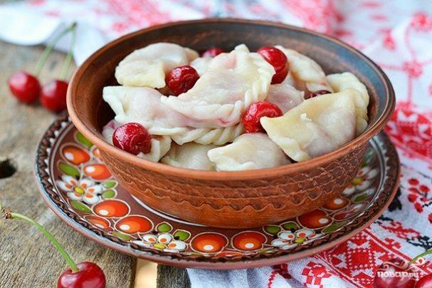 ВАРЕНИКИ З ВИШНЯМИ