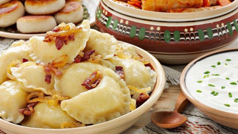 ВАРЕНИКИ З КАРТОПЛЕЮ ТА СМАЖЕНОЮ 