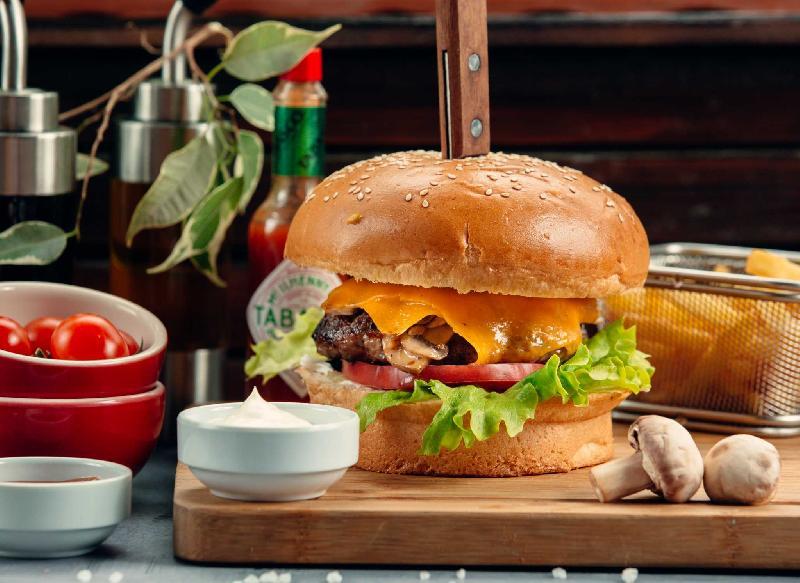 Göbələkli burger