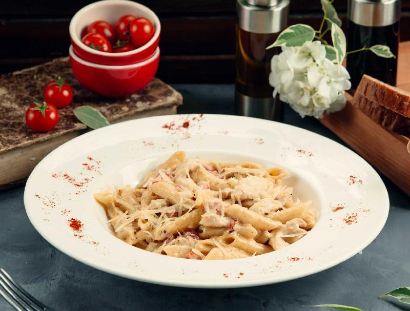 Penne alfredo