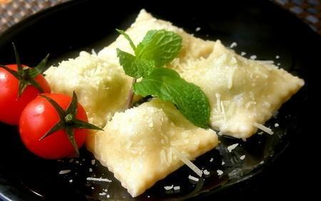 Равиоли с камчатский крабом, шпинатом  и трюфельным маслом