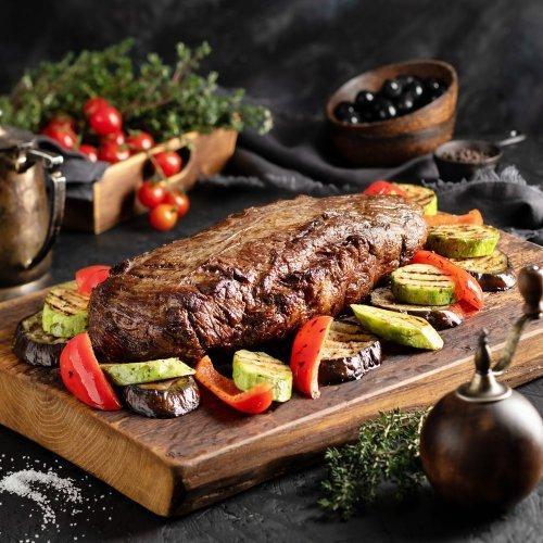 Говяжья вырезка овощами гриль