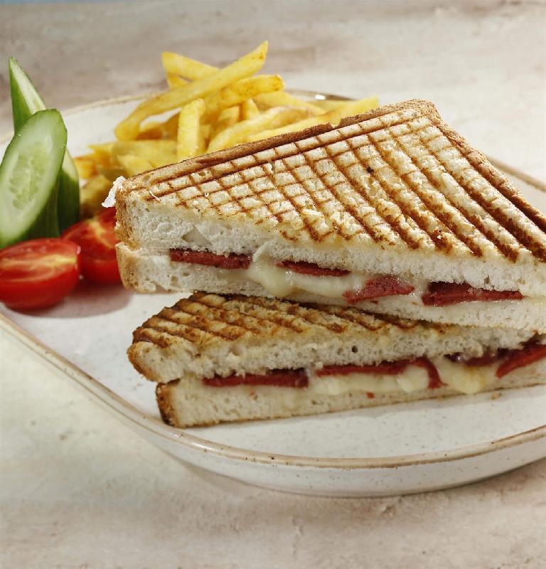 Sucuklu tost