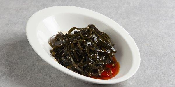 Kelp in red sauce