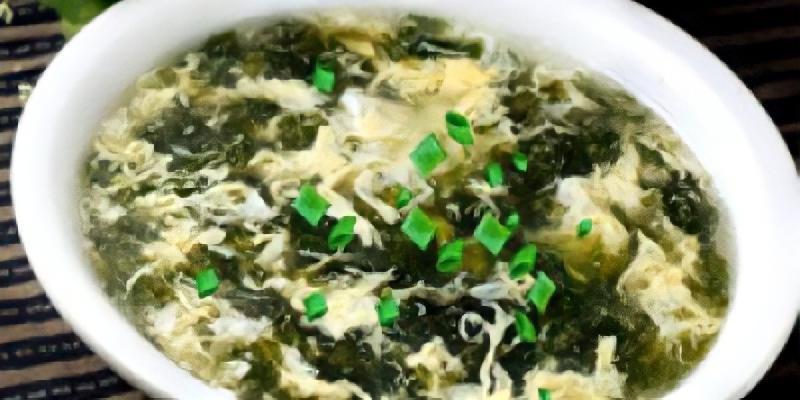 Yumurtalı çin tərəvəzi ilə şorba