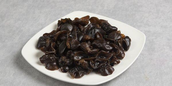 Çin qara qulaq göbələyi