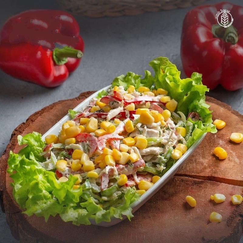 Tavuk salatası