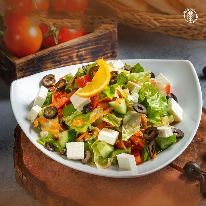 Akdeniz salatası