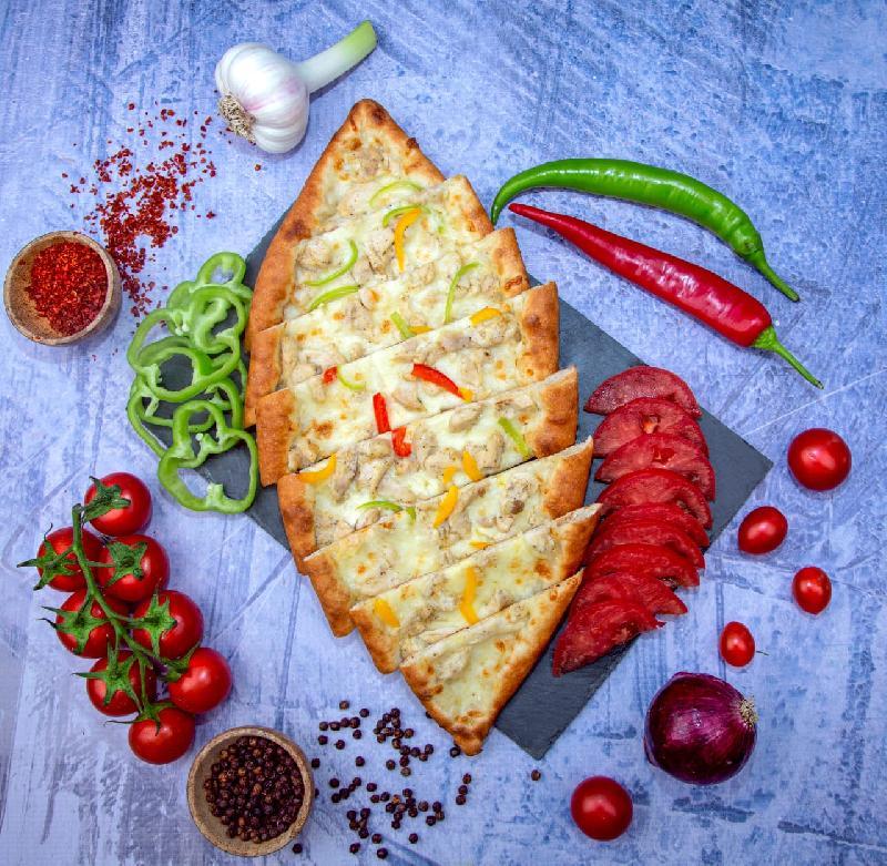 Toyuqlu pide