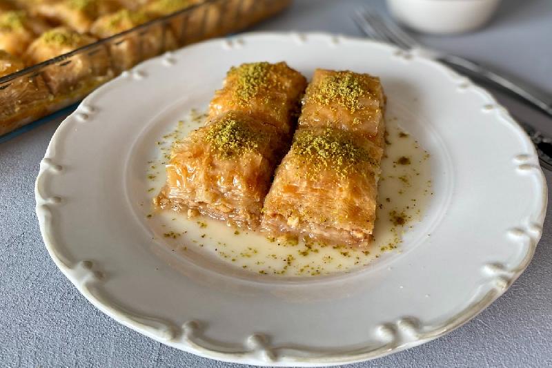 Sütlü baklava