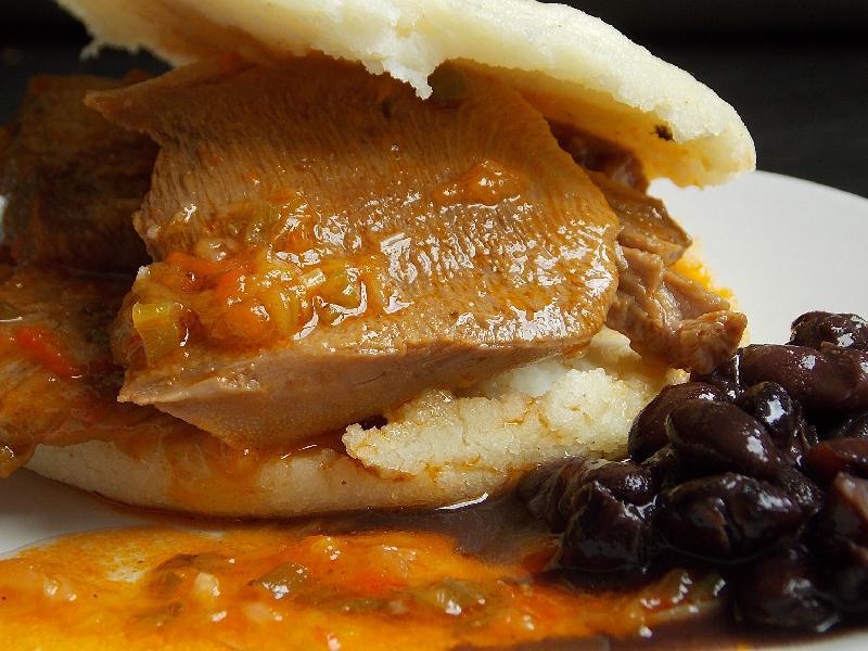 Lengua & Arepa