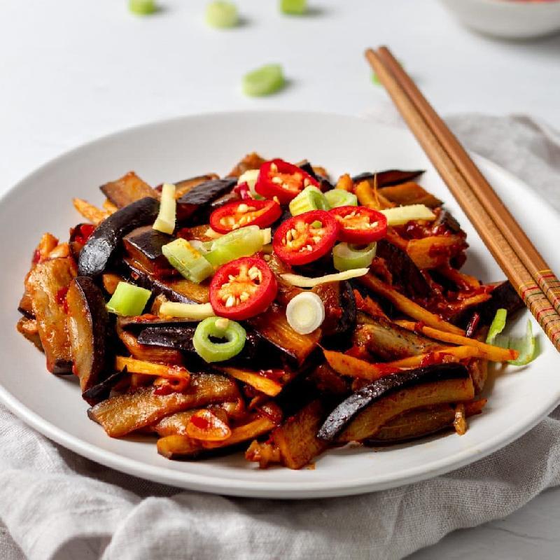 Wok Aubergine in Chili Bean Sauce (V)