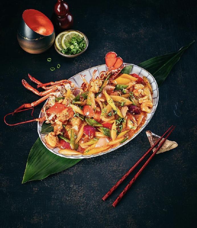 Whole Lobster with Singapore Sauce