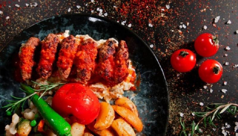 İzqara Köftə Badımcan Souslu 