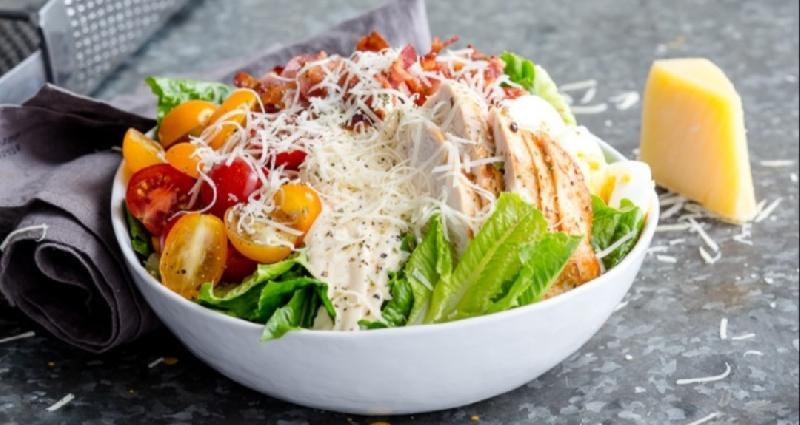 Sezar salatı
