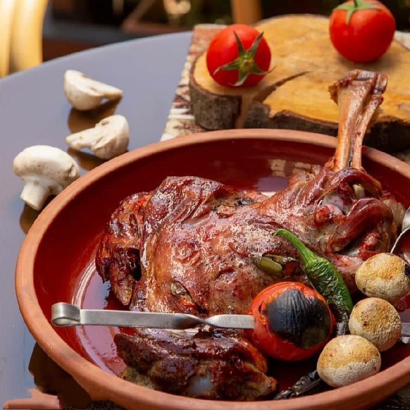 Saxsı küptdə quzu maça