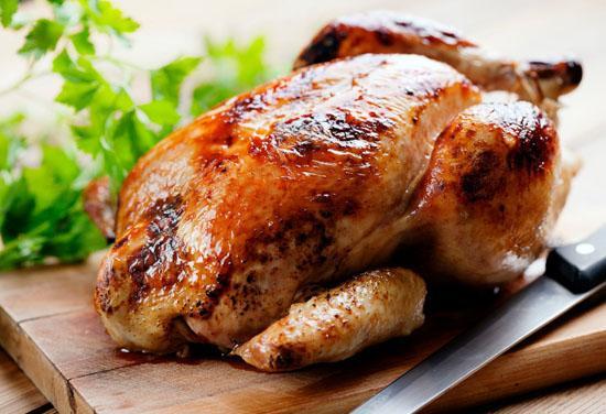 Təndirdə ədviyyatlı toyuq