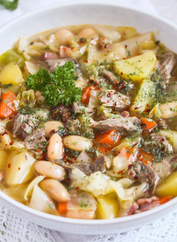 Quzu əti ilə lobya şorbası