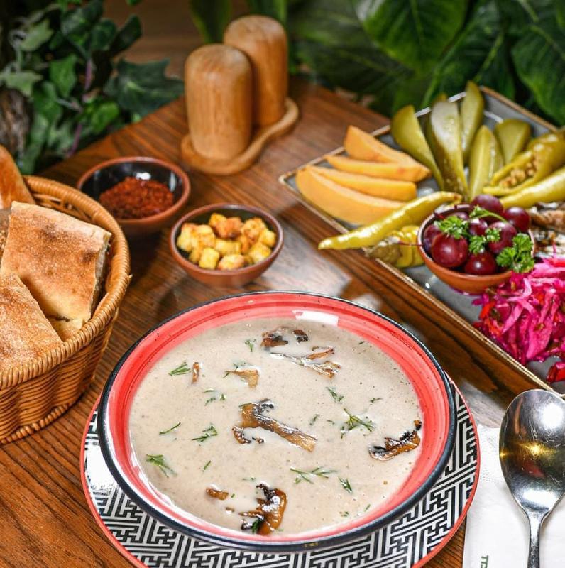 Göbələk Şorbası