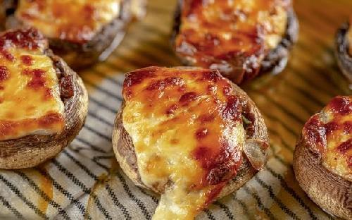 Fırında kaşarlı göbələk