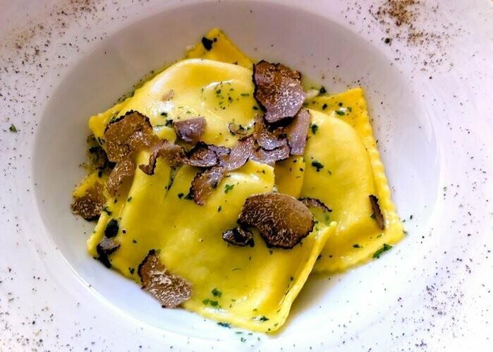 RAVIOLI AI PORCINI E TARTUFO