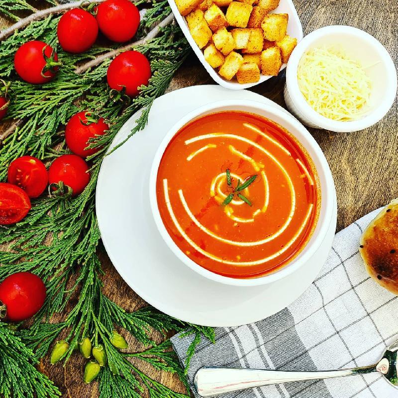 Qaymaqlı tomat şorbası