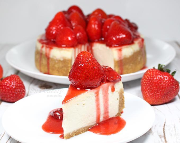 Çiyələkli cheesecake