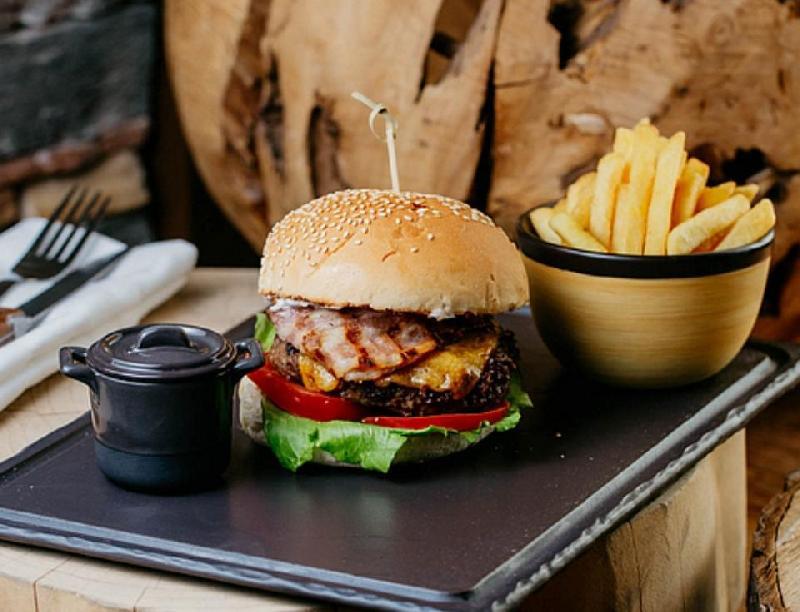 Jack Daniel Braised Beef Burger