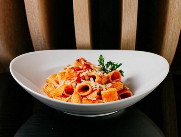 Rigatoni reyhan ilə