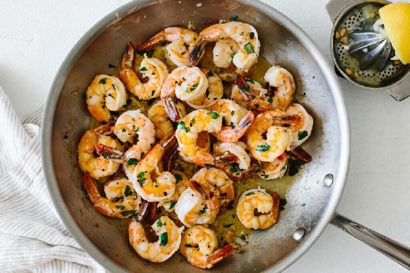 Pan fried garlic butter shrimps
