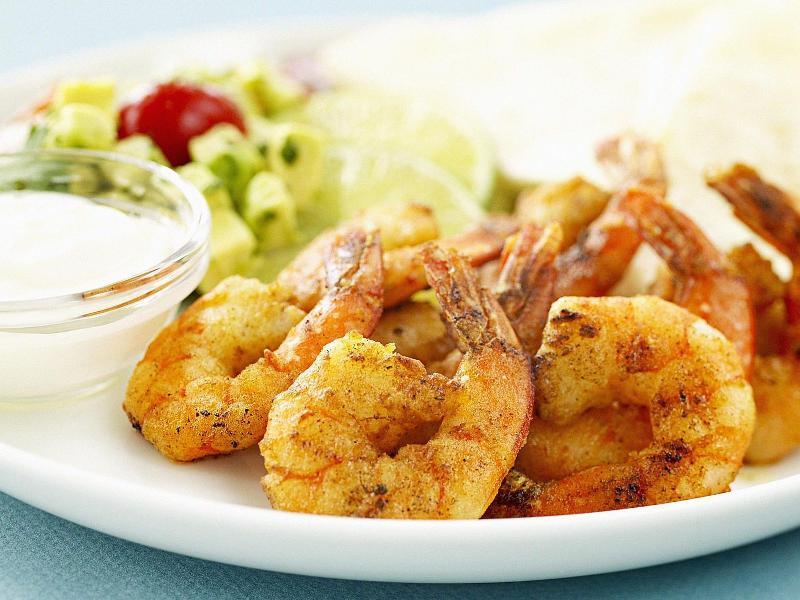 Tempura prawns with aioli sauce