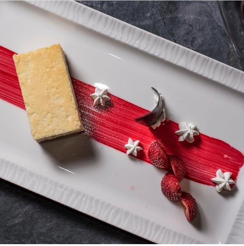 Strawberry tiramisu cake